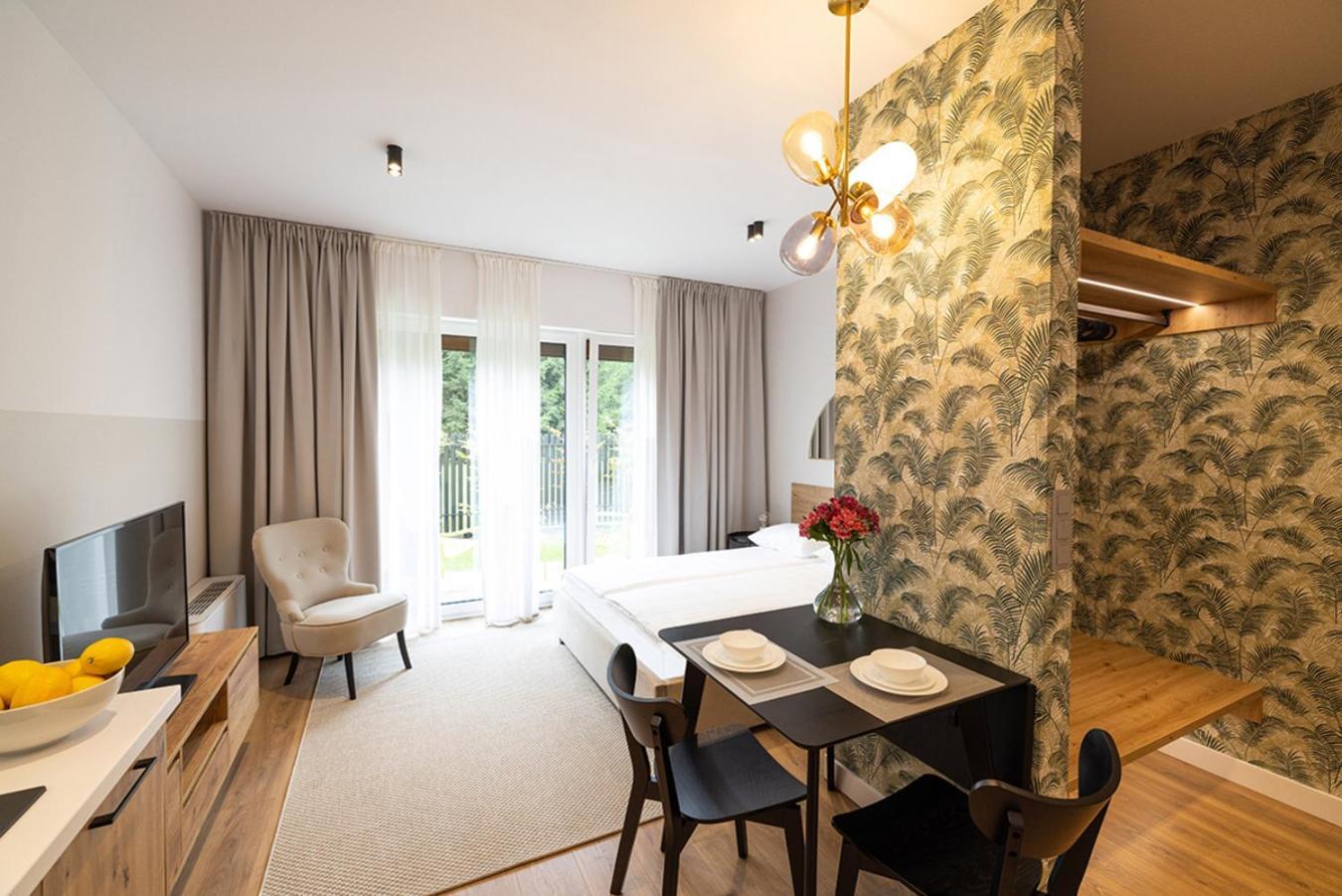 B85 Suites Варшава Екстериор снимка